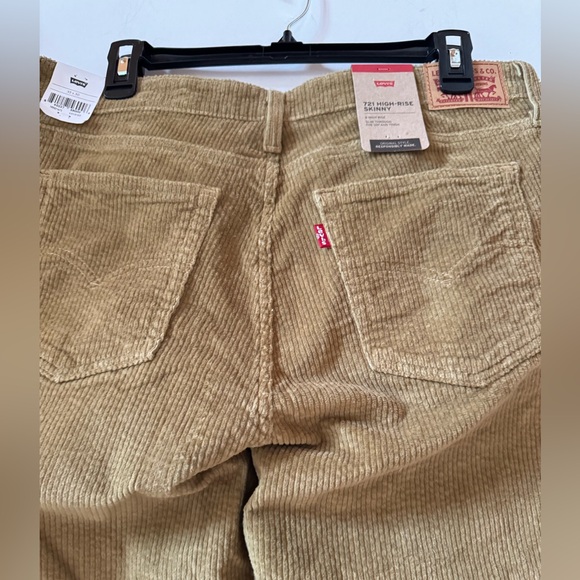 Women Levi’s 33x30 721 high-rise skinny corduroy jeans, dark mustard color, NWT - Picture 8 of 10